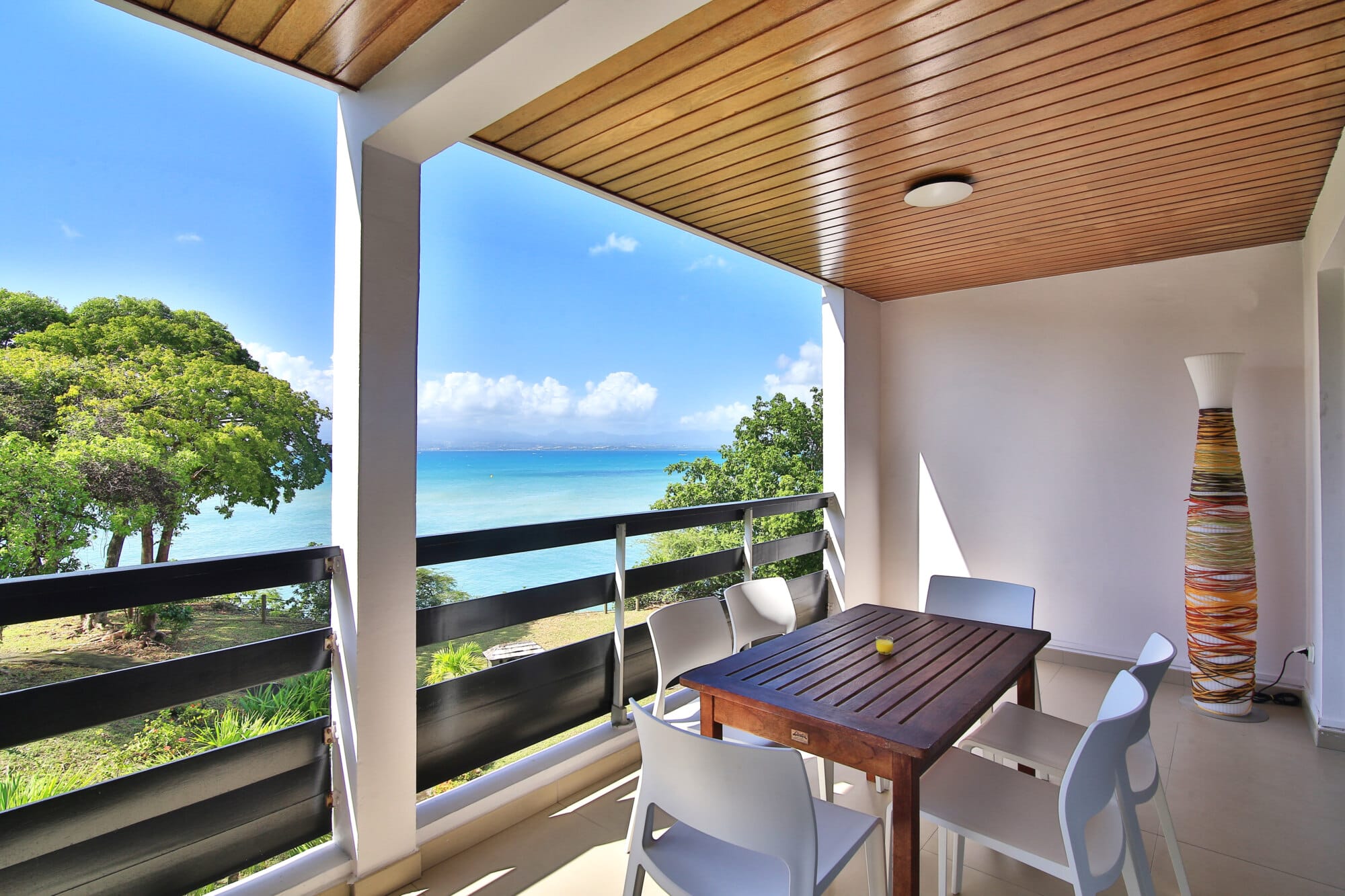 mahogany-hotel-terrasse-suite