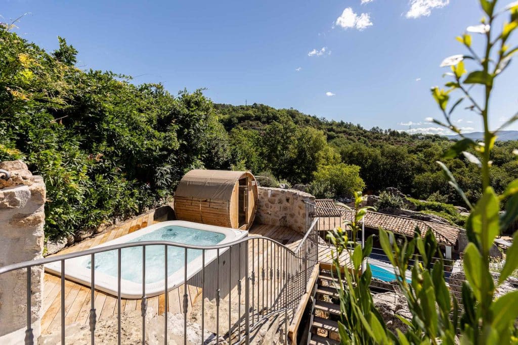 Vue depuis la terrasse avec jacuzzi - Villa Laumaga - Bastide d'Édouard