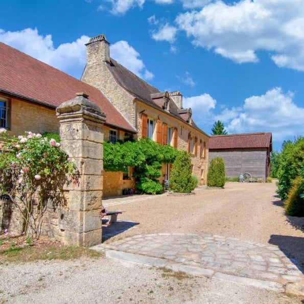 entrée du clos vallis par la cour intérieure