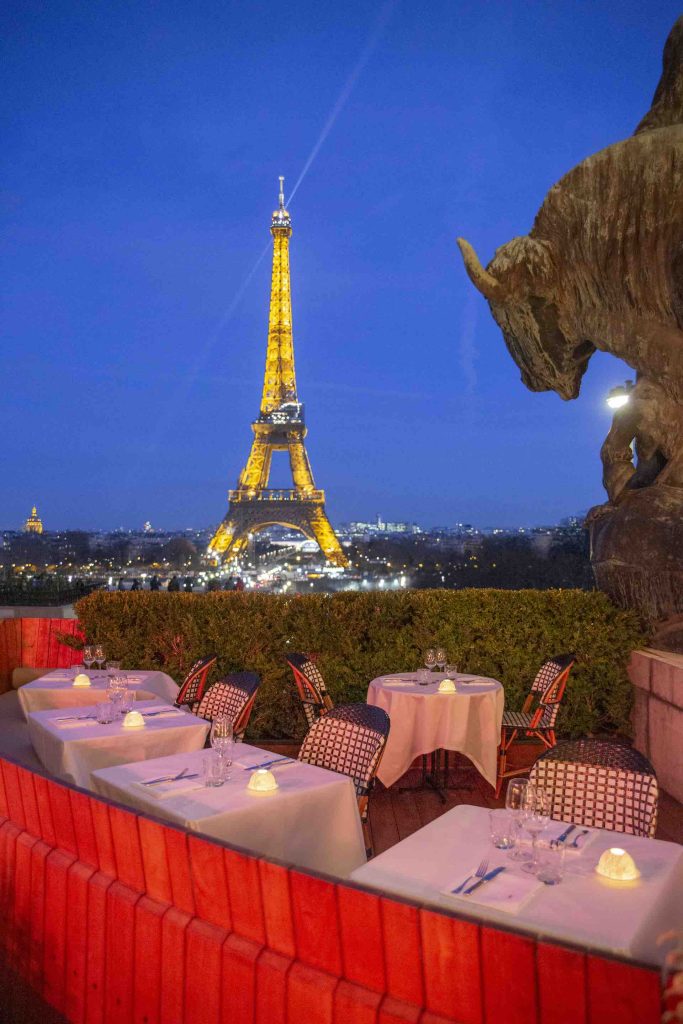 Le Café de l'Homme - Terrasse avec Vue face à la Tour Eiffel