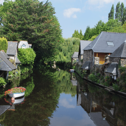 Rivière du Trieux et maison au bord de la rivière