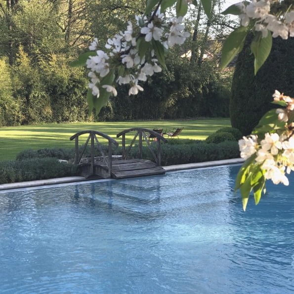 piscine hôtel moulin du roc