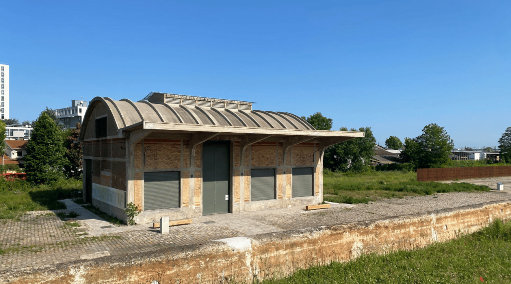 Espace de stockage d'une ancienne gare