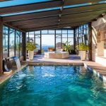 espace bien être bastide tourtour avec jacuzzi et piscine intérieure
