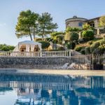 piscine bastide tourtour avec transats