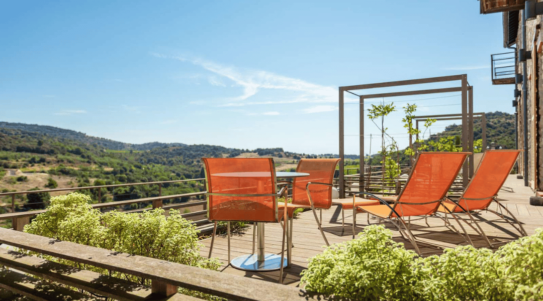 Loung terrasse extérieur avec vue sur le paysage