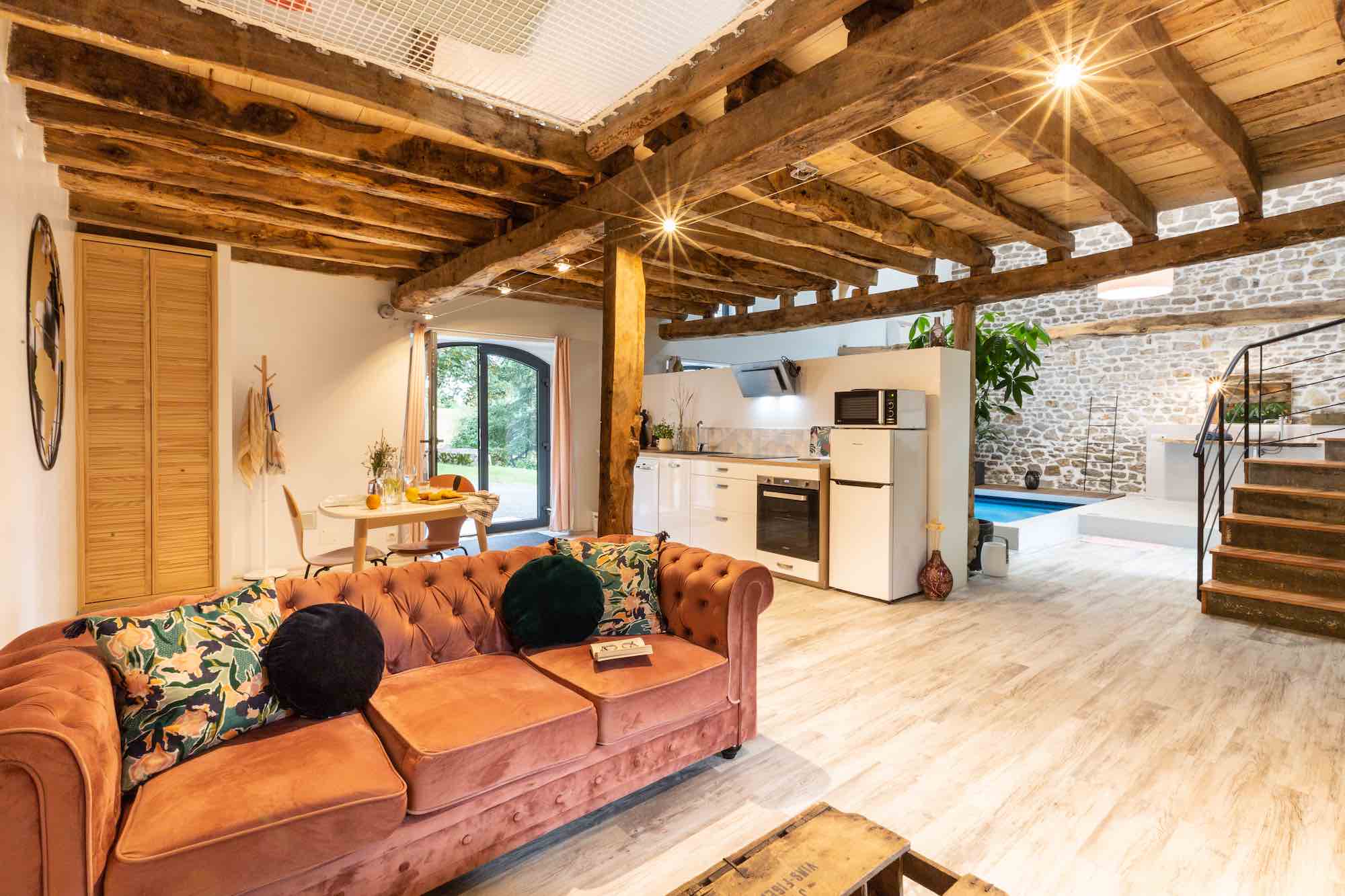 chambre avec piscine intérieure - les hauts de bagadou