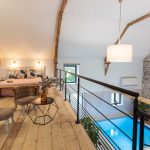 chambre avec piscine intérieure - les hauts de bagadou