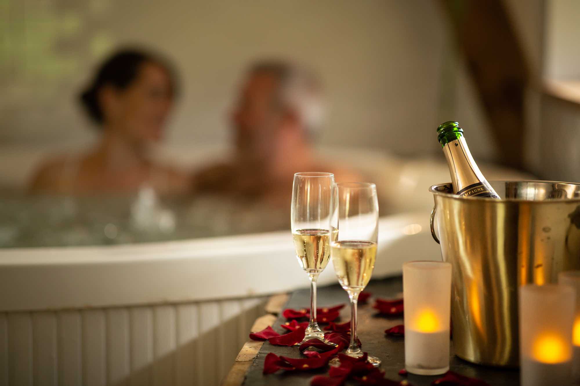 personne intérieur jacuzzi - les hauts de bagadou