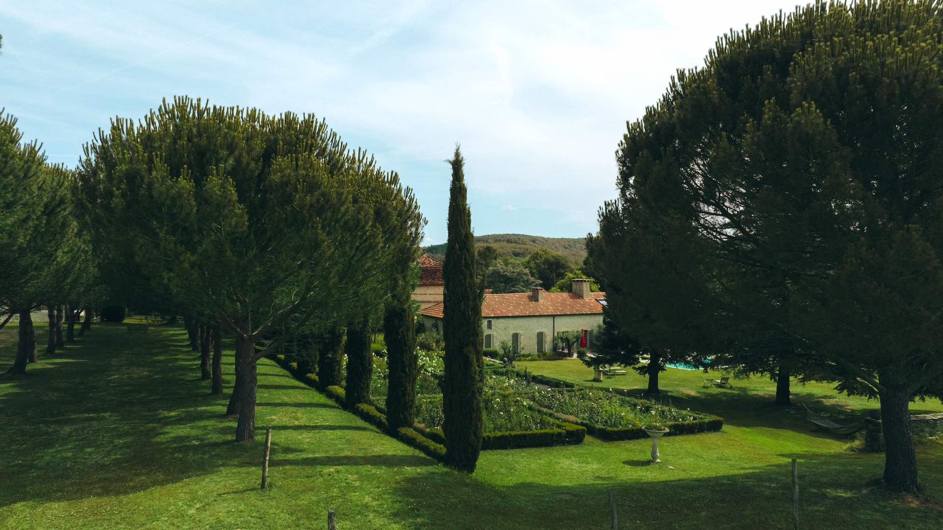 vue aérienne du domaine de labarthe