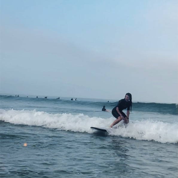 femme qui fait du surf_pays basque
